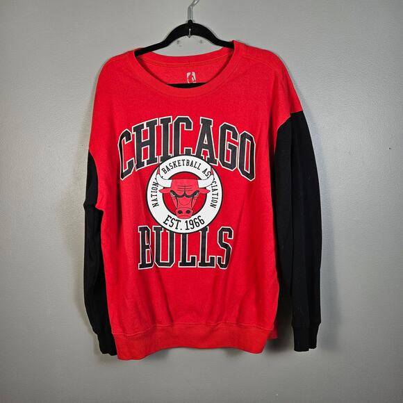 NBA Chicago Bulls Colorblock Graphic Sweatshirt Black, Red Size Women's XL Retro - Picture 1 of 4